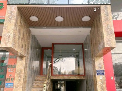 Cho thuê nhà mặt phố giải phóng ngã 3 đèn đỏ, 50m.x 4 tầng mt 4,5m 25tr vỉa hè 3,5m 1