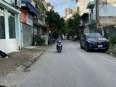 Bán nhà đất làng nghề vạn phúc. ba bước ra đường tố hữu. 50mx 4 tầng giá hơn 5ty. 0