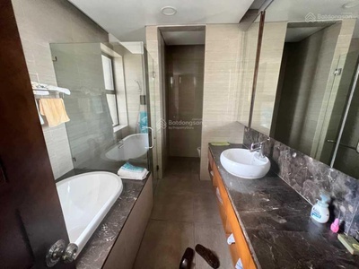 Hiếm  dolphin plaza 3pn2wc diện tích 176m2 full nội thất slot oto giá 10.2 tỷ. 3