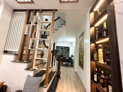 Nhanh bán luôn nhà - 5 tầng 35m mặt ngõ tam trinh cực hiếm - kinh doanh - ô tô đỗ cửa chạy thông 1