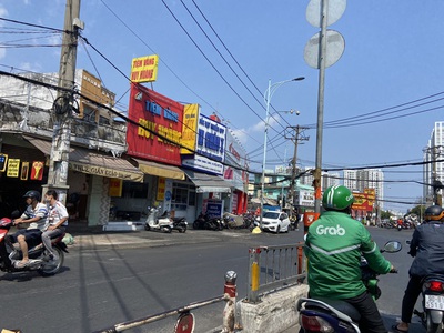 Bán Nhà Mặt Tiền Đường Lê Văn Quới Quận Bình Tân,DT:5x33m.Giá 18 tỷ 0
