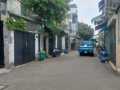 Bán nhà đường ngô chí quốc, bình chiểu, thủ đức, ô tô đậu cửa, btkc đã hc, 4pn, chỉ 5tỷ9 còn tl 4