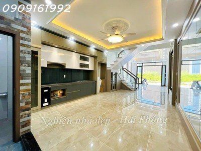 Nhà cách mặt đường võ nguyên giáp chưa đến 100m 3 tầng độc lập mới tinh 72m2 2