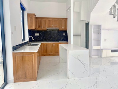 Cho thuê nhà nguyên căn hoàn TT Bến Lức - Căn góc 187m2, hướng đông nam, giá 11tr/tháng 2