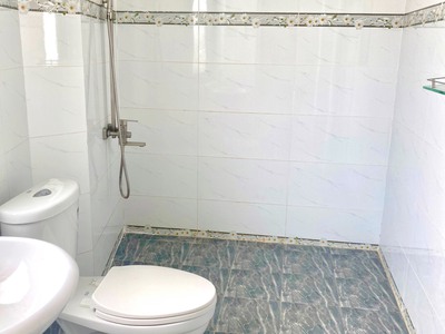 Cho thuê nhà nguyên căn hoàn TT Bến Lức - Căn góc 187m2, hướng đông nam, giá 11tr/tháng 4