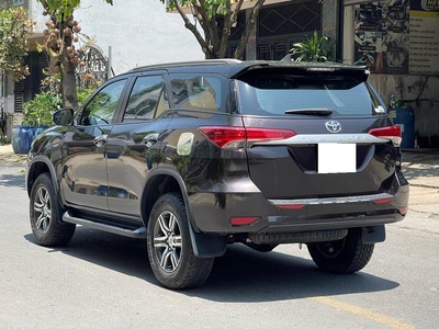 Bán xe Toyota Fortuner 2021, số sàn, máy dầu, màu nâu 3