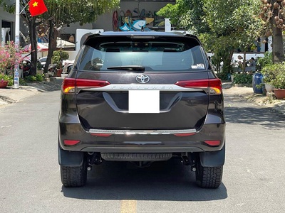 Bán xe Toyota Fortuner 2021, số sàn, máy dầu, màu nâu 4