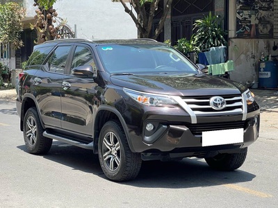 Bán xe Toyota Fortuner 2021, số sàn, máy dầu, màu nâu 8