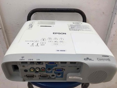 Bán máy chiếu mới dùng 200 giờ Epson EB-980W chính hãng 1