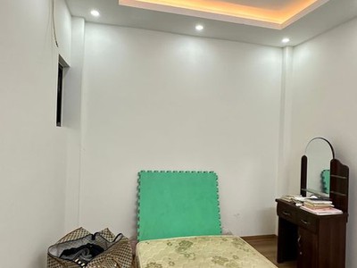 Nguyễn văn linh nhà 42m2, 4 tầng, mặt tiền 3.6m, 4.1 tỷ long biên 2