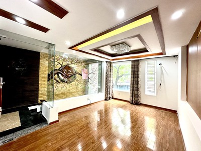 Bán nhà Mặt Đường Hoàng Minh Thảo, mặt tiền gần 6m 0