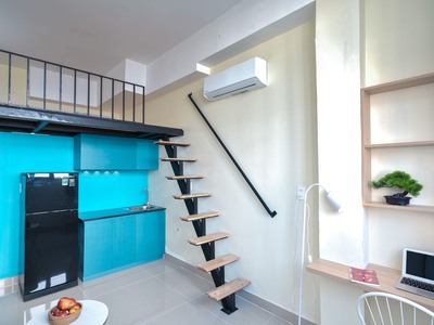 Cho thuê căn hộ duplex nội thất cơ bản, gần kcx, UFM, cửa sổ rộng 15
