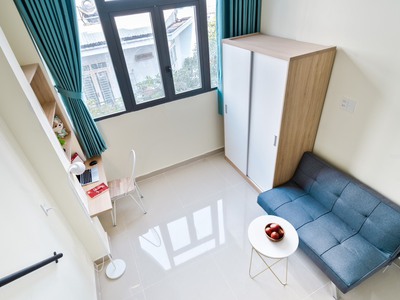 Cho thuê căn hộ duplex nội thất cơ bản, gần kcx, UFM, cửa sổ rộng 4
