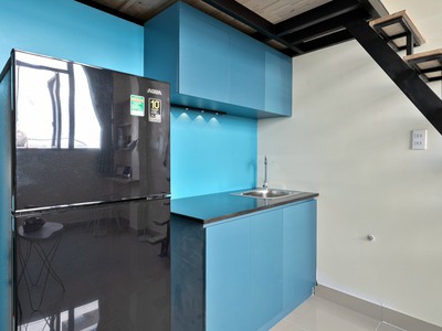 Cho thuê căn hộ duplex nội thất cơ bản, gần kcx, UFM, cửa sổ rộng 10
