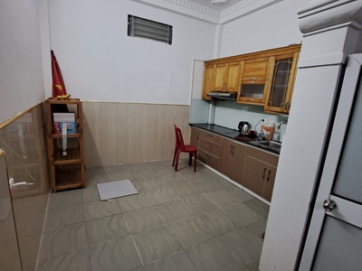 Cho thuê nhà 4 tầng mới có nội thất tại ngõ 85 phố Xuân Thủy. Nhà gần trường Đại học, chợ sinh viên 2