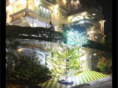 Chính chủ bán biệt thự 300m2 - góc 2 mặt tiền 12x25 m khu vip tên lửa 1