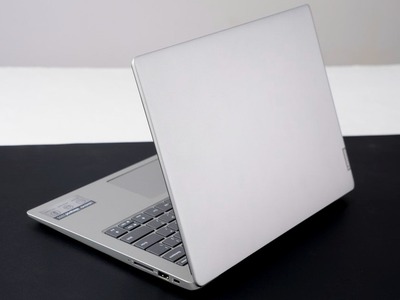 Laptop Lenovo Ideapad 330s Core i7-8550U Ram 8GB SSD 256GB VGA ON Màn 14 Inch Full HD Đèn Phím 1