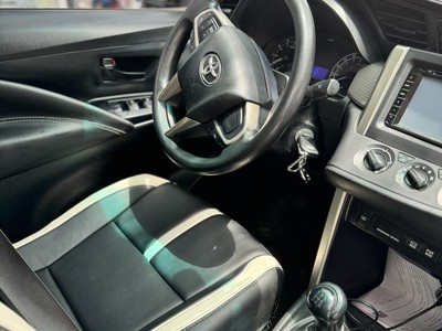 Cần bán xe Innova 7 chỗ, số sàn, sản xuất 12/ 2017  cuối 2017 đầu 2018 1