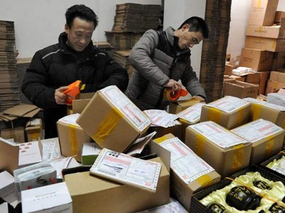 Bình Chánh Tuyển Thêm Nhân Viên Đóng Gói, Dán Tem 0