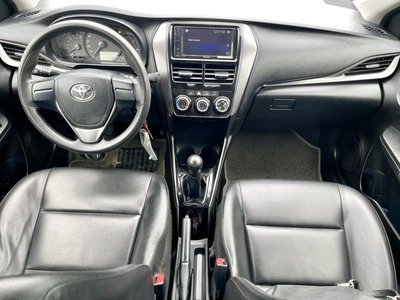 Bán chiếc xe Toyota Vios E 2021, màu đen chạy hơn 5 vạn km, dàn lốp theo xe còn rất mới 10