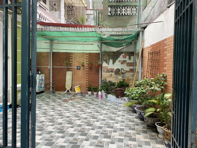 Cho thuê nhà 4 Tầng sân cổng riêng tại Thiên Lôi - Chợ đôn, ngõ Ô tô vào nhà. 0