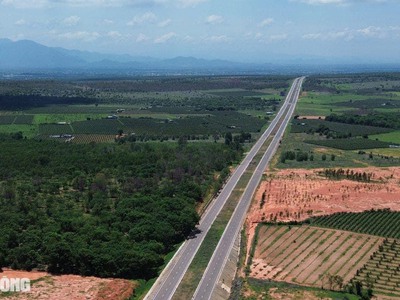 Bán mảnh đất mặt tiền đường dẫn cao tốc km 14 hướng lên sài gòn   trạm dừng chân cao tốc 3