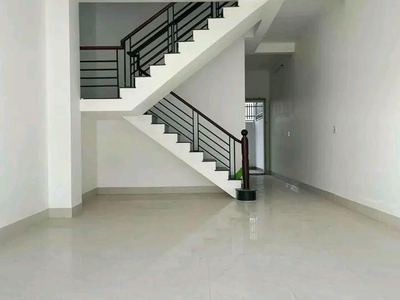 Cho thuê nhà hoàn thiện , lô a7 - đường số 5 đường hai chiều khu đô thị tây bắc 1