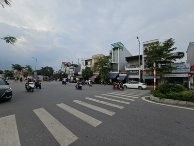 Bán nhà Mặt Đường Nguyễn Bỉnh Khiêm, ngang 9 gần đường Đông Khê 2 0