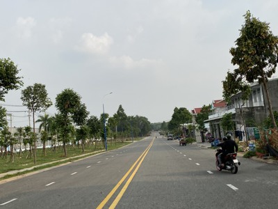 Kẹt tiền sang lỗ 1004,4M2 ĐẤT SHR MT ĐƯỜNG 24M Cạnh chợ, ủy ban dân đông GIÁ 360 TRIỆU 1