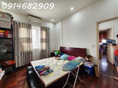 Bán gấp căn hộ phố duy tân: 101m2 x 3 pn, sẵn lốt ô tô, ở ngay, hơn 5 tỷ 0