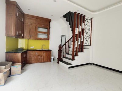 Bán gấp nhà ngay Phố Nhổn, dt 33m2 5tầng Oto đỗ cửa, Lô Góc Giá hơn 3 tỷ 1