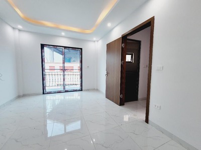 Bán gấp nhà ngay Phố Nhổn, dt 33m2 5tầng Oto đỗ cửa, Lô Góc Giá hơn 3 tỷ 2