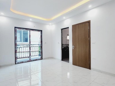 Bán gấp nhà ngay Phố Nhổn, dt 33m2 5tầng Oto đỗ cửa, Lô Góc Giá hơn 3 tỷ 3