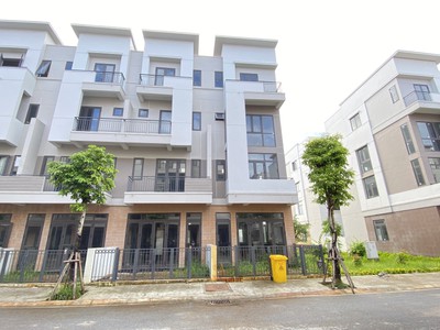 Bán nhà 4 tầng giá 39tr/1m2, mặt tiền kinh doanh tốt, vị trí thuận tiện tại Vsip Từ Sơn 1