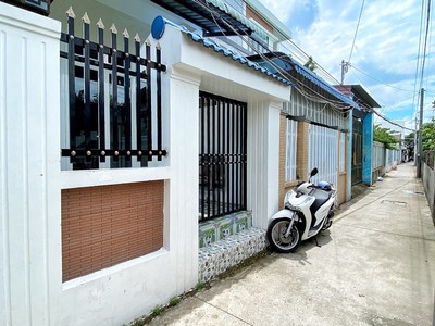Nhà dt - rất rộng - hoàn công - giá rẻ 0