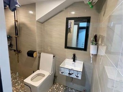 Tập thể tầng 1 phố tân mai, hoàng mai, 75m2, 2 ngủ, 1 vs, sân để xe riêng, giá chỉ 2.45 tỷ, lh 4