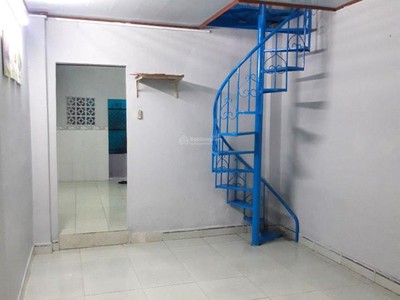 Bán nhà q4, 37m2 đất, người ở hiện hữu, gần trước mặt tôn đản, 3tỷ25 3