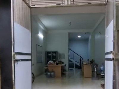 Chính chủ cho thuê tầng 1, 2, 3 nhà 5 tầng  tầng 4, 5 ban ngày k có người ở nhà  đối diện mặt trước 1