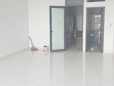 Chính chủ cho thuê tầng 1, 2, 3 nhà 5 tầng  tầng 4, 5 ban ngày k có người ở nhà  đối diện mặt trước 2
