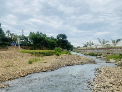 Lô đất nghỉ dưỡng view triệu đô 3 mặt bám đường một mặt bám suối. ko có lô thứ 2 ạ 4