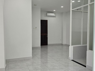 Chính chủ cho thuê mặt tiền văn phòng quận 9, số 188 đình phong phú, p. tnp b, tp. thủ đức 2