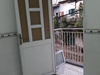 Phòng trọ 26m2 đường CMT8 P11 Q3 3
