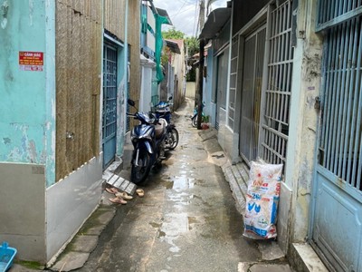 Chính chủ trên sổ, chưa qua đầu tư, diện tích 53m2  2.15 tỷ. giá quá rẻ so với khu vực. hẻm ba gác, 1