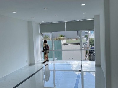 Cho thuê nhà 2mt đường 45 p.6, q.4, 4x18 4 tầng, nhà mới đẹp. 2