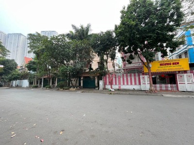 Bán biệt thự đơn lập linh đàm chính chủ, vị trí siêu đắc địa tây nam linh đàm, 260m2, 4 tầng, giá 1