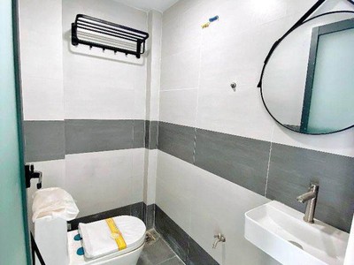 Bán nhà 2tỷ 900/60m2 có shr hoàn công đủ hẻm 15m ô tô trần xuân soạn, quận 7 3