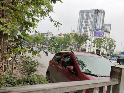 Cho thuê gấp lâu dài giá rẻ thang máy ô tô đỗ trương định 500m, 5 tầng, mặt tiền 5m, 50 tr/th hoàng 1