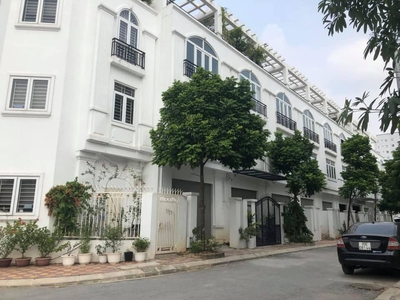Cho thuê nhà liền kề thang máy tại khu đô thị cầu bươu, thanh trì 17tr 0