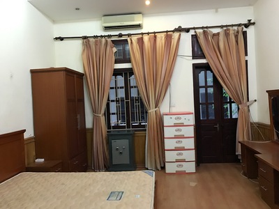Cho thuê nhà nguyên căn 3 phòng ngủ 3.5 tầng x 50m Hoàng Hoa Thám gần chợ Bưởi 2