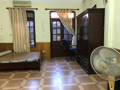 Cho thuê nhà nguyên căn 3 phòng ngủ 3.5 tầng x 50m Hoàng Hoa Thám gần chợ Bưởi 5